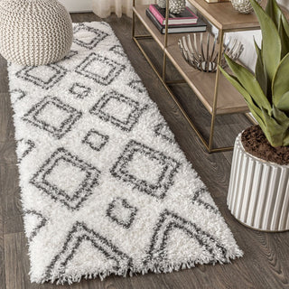 Beni Moroccan Style Diamond Shag Area Rug