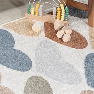 Dila Modern Hearts Geometric Machine-washable Area Rug - JONATHAN Y