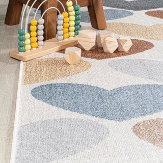 Dila Modern Hearts Geometric Machine-washable Area Rug - JONATHAN Y