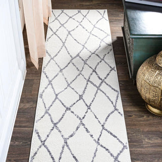 Illi Moroccan Diamond Trellis Area Rug - JONATHAN Y