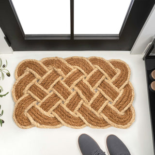 Maeve Classic Coastal Scalloped Basketweave Coir Mat - JONATHAN Y