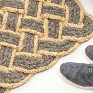 Maeve Classic Coastal Scalloped Basketweave Coir Mat - JONATHAN Y