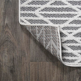Ararat High-low Pile Moroccan Diamond Modern Indoor/outdoor Area Rug