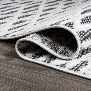 Ararat High-low Pile Moroccan Diamond Modern Indoor/outdoor Area Rug