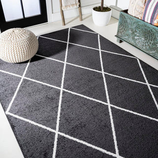 Cole Minimalist Diamond Trellis Area Rug - JONATHAN Y