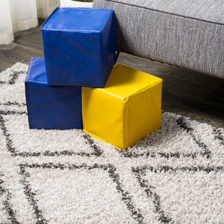 Soller Diamond Trellis Shag Area Rug - JONATHAN Y