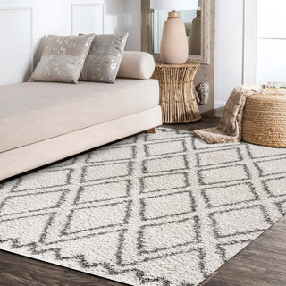 Soller Diamond Trellis Shag Area Rug - JONATHAN Y