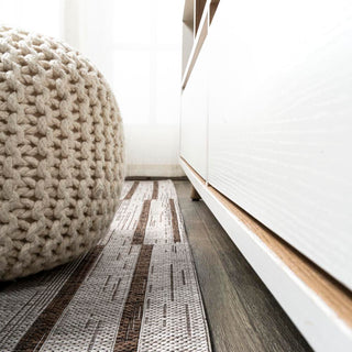 Sukie Modern Offset Stripe Indoor/outdoor Area Rug