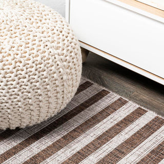 Sukie Modern Offset Stripe Indoor/outdoor Area Rug - JONATHAN Y