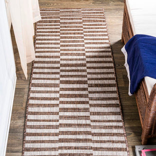 Sukie Modern Offset Stripe Indoor/outdoor Area Rug
