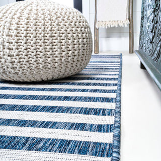 Sukie Modern Offset Stripe Indoor/outdoor Area Rug
