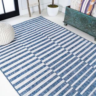 Sukie Modern Offset Stripe Indoor/outdoor Area Rug