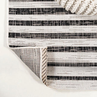 Sukie Modern Offset Stripe Indoor/outdoor Area Rug
