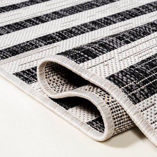 Sukie Modern Offset Stripe Indoor/outdoor Area Rug