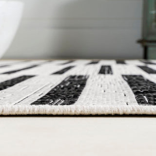 Sukie Modern Offset Stripe Indoor/outdoor Area Rug