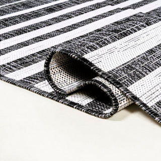 Sukie Modern Offset Stripe Indoor/outdoor Area Rug