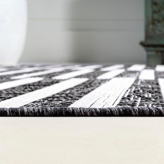 Sukie Modern Offset Stripe Indoor/outdoor Area Rug
