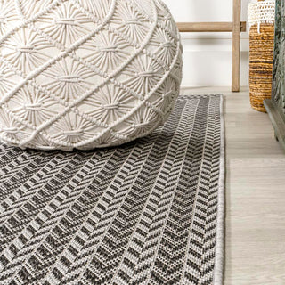 Chevron Modern Concentric Squares Indoor/outdoor Area Rug - JONATHAN Y