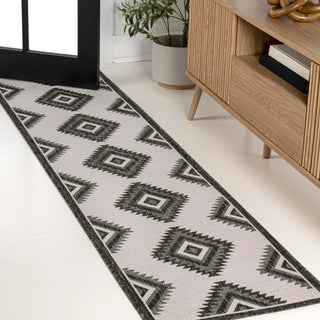 Lior Geometric Moroccan Diamond Area Rug - JONATHAN Y
