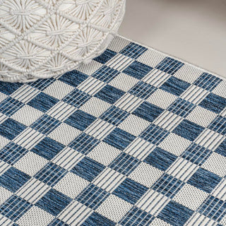 Aimee Traditional Cottage Checkerboard Indoor/Outdoor Area Rug - JONATHAN Y