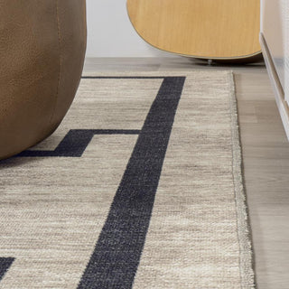 Ashkii Minimalist Medallion Machine-washable Area Rug - JONATHAN Y