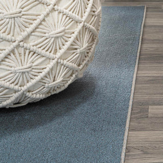 Twyla Classic Solid Low-Pile Machine-Washable Area Rug - JONATHAN Y