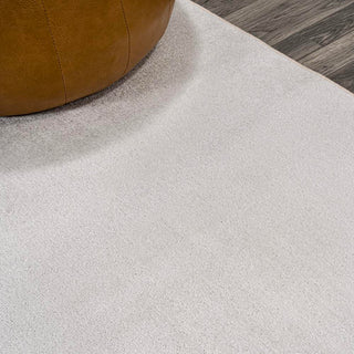 Twyla Classic Solid Low-Pile Machine-Washable Area Rug