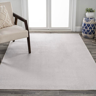 Twyla Classic Solid Low-Pile Machine-Washable Area Rug