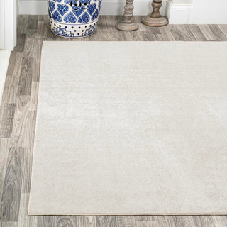 Twyla Classic Solid Low-Pile Machine-Washable Area Rug