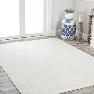Twyla Classic Solid Low-Pile Machine-Washable Area Rug