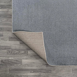 Twyla Classic Solid Low-Pile Machine-Washable Area Rug