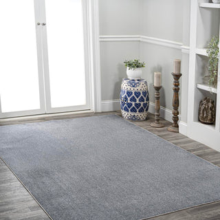 Twyla Classic Solid Low-Pile Machine-Washable Area Rug